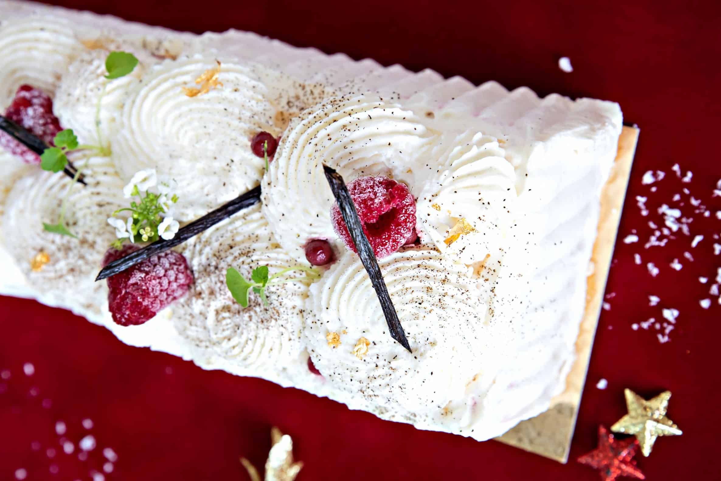 Vacherin-glace-vanille-fruits-rouges