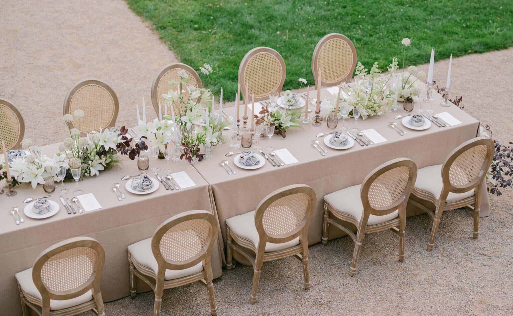 Modern French wedding at Domaine des Halles